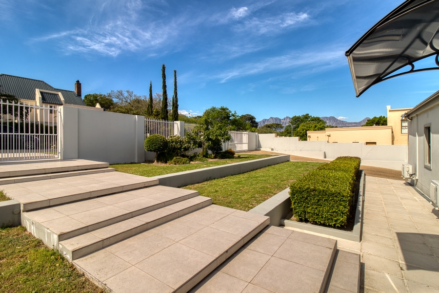 4 Bedroom Property for Sale in Pearl Marina Western Cape